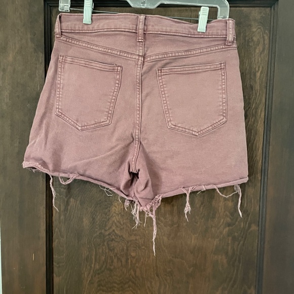 Cute mauve gap shorts - Picture 2 of 3